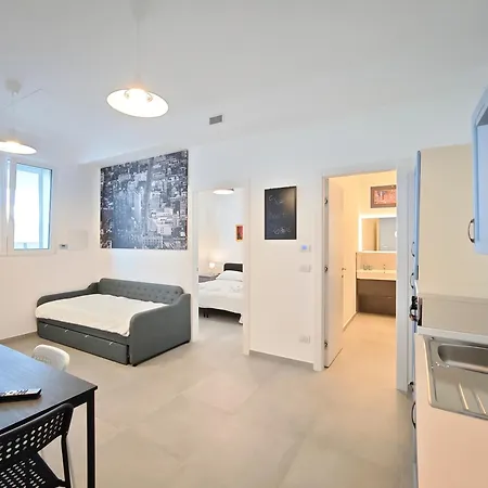 Isabelle House Апартаменты *